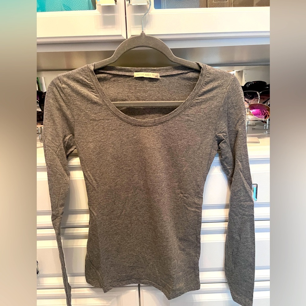 SOLD!!! EUC - Long sleeve, crew neck t-shirt